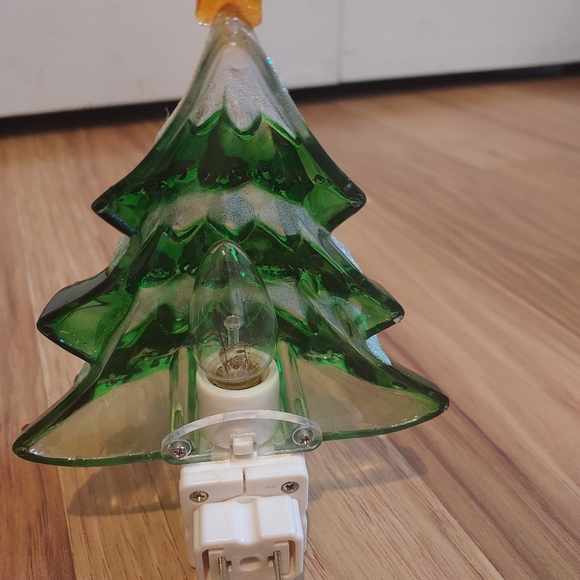 Northlight Green and White Beaded Frosted Christmas Tree Night Light - Picture 6 of 7